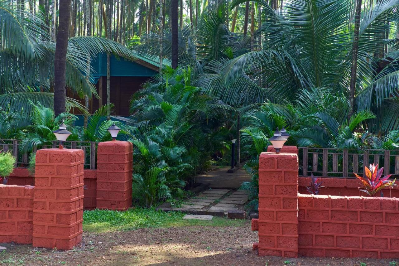 Tranquil Beach Resort Harihareshwar Екстер'єр фото