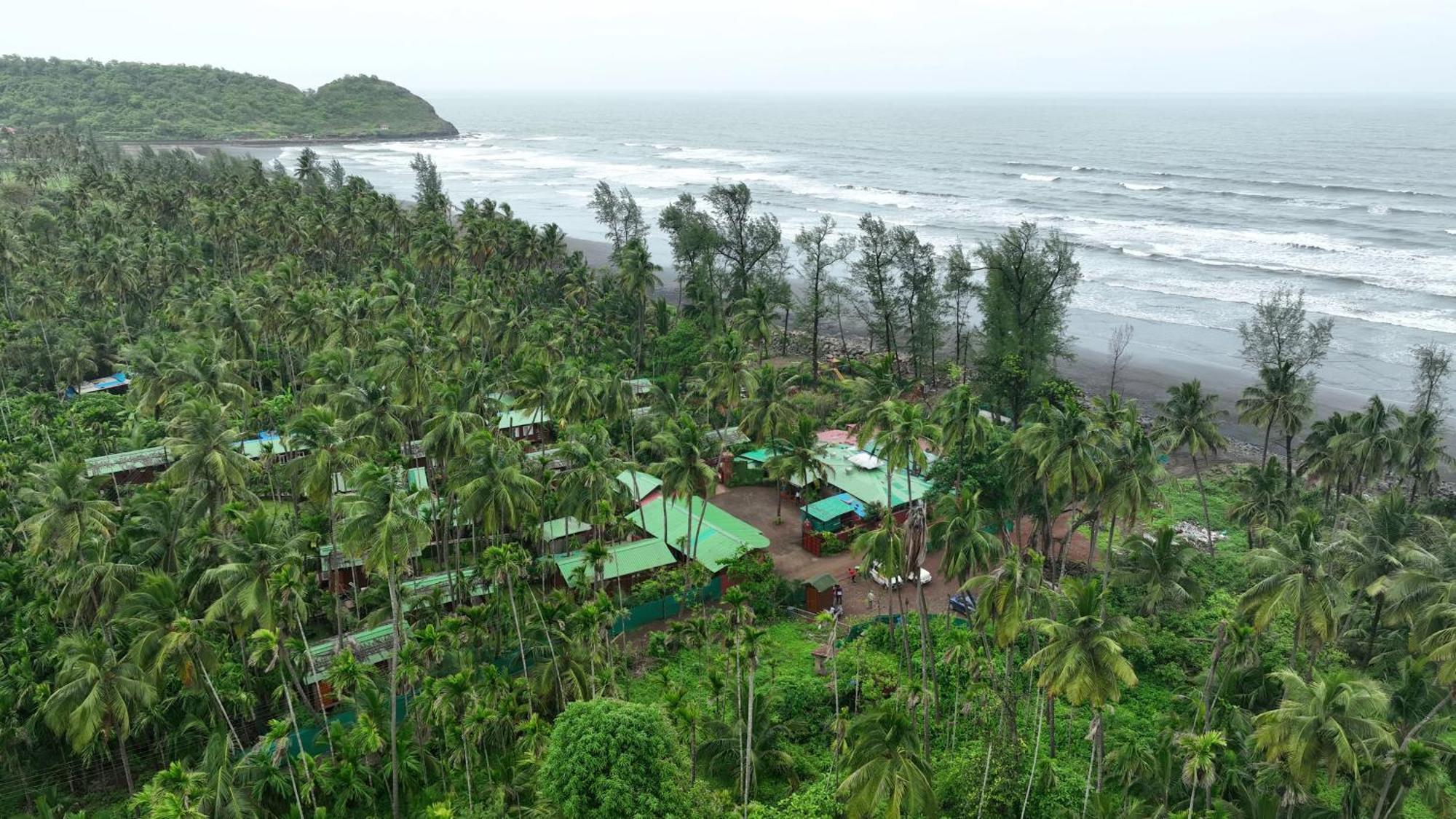 Tranquil Beach Resort Harihareshwar Екстер'єр фото