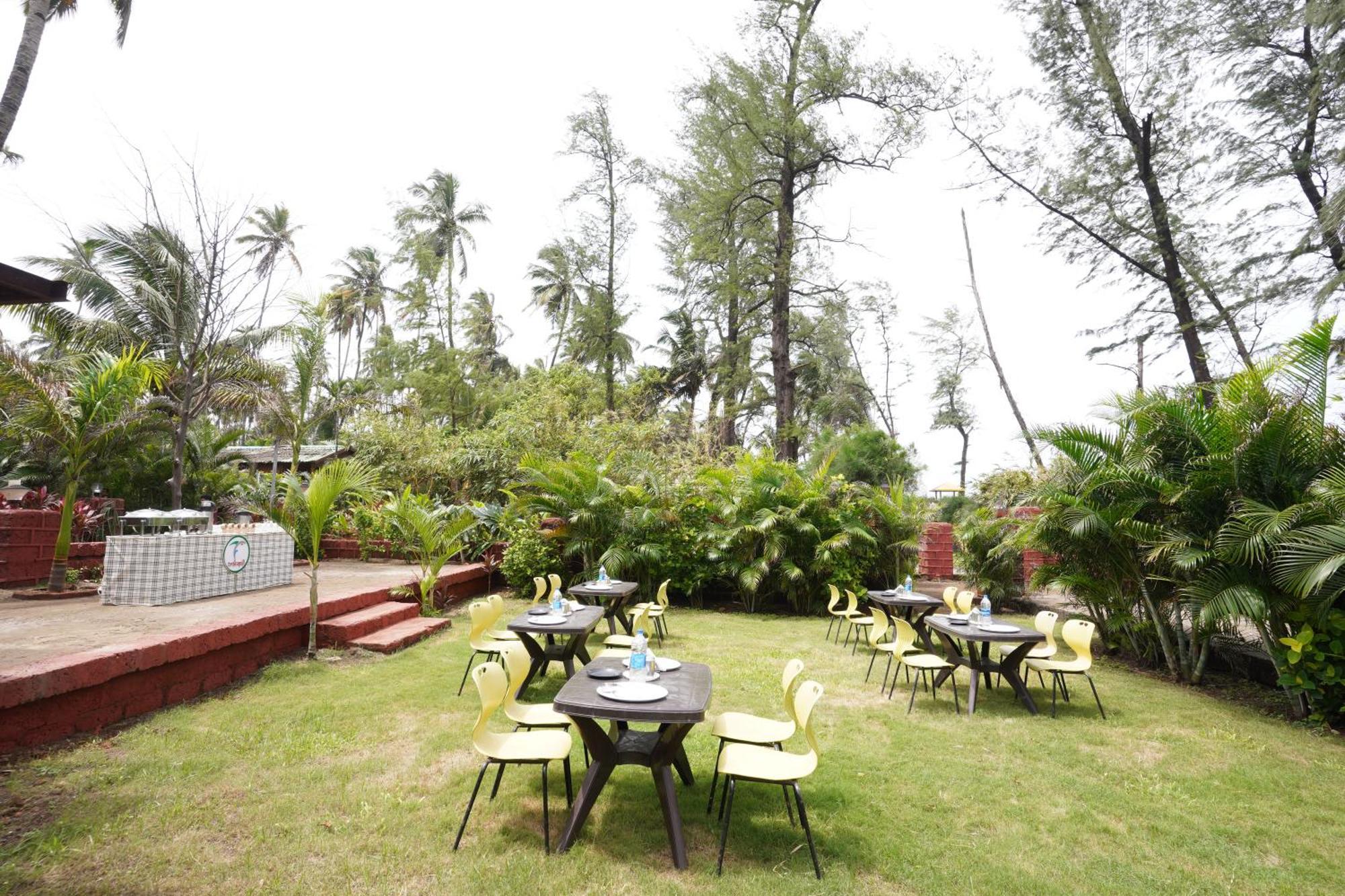 Tranquil Beach Resort Harihareshwar Екстер'єр фото